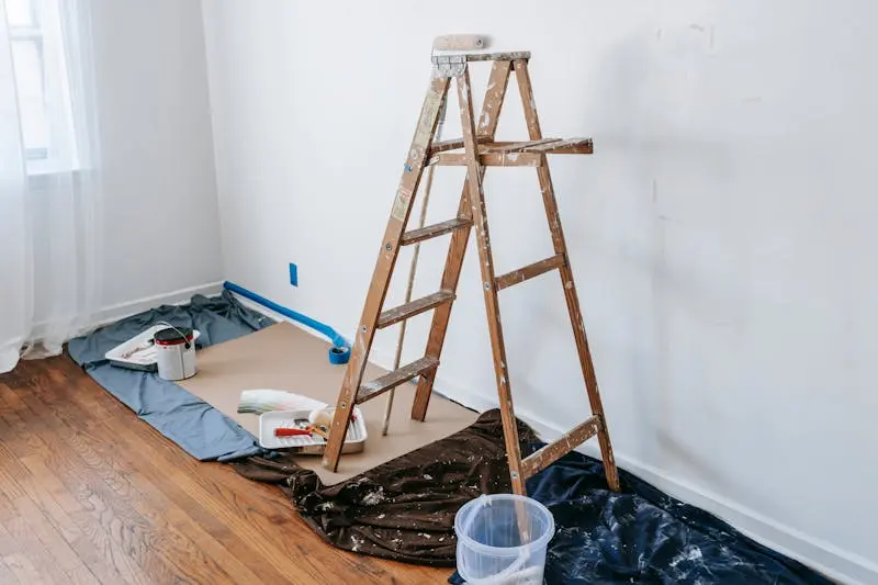 Work photo for Small-average room, walls Panting